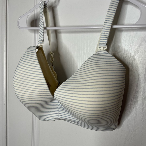 Thyme Maternity Wireless Nursing Bra - Picture 2 of 4